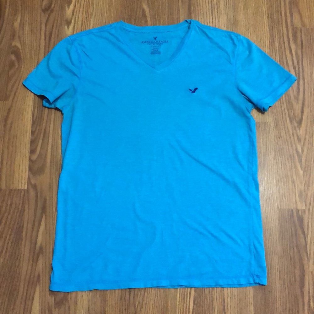 American Eagle aqua blue vneck T-shirt size medium